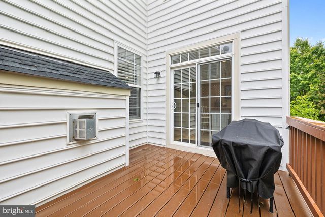 12654 HERON RIDGE DR, Fairfax, VA 22030