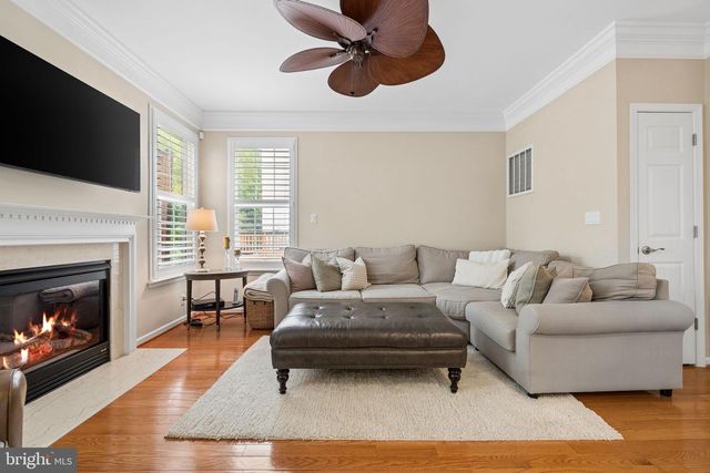 12654 HERON RIDGE DR, Fairfax, VA 22030