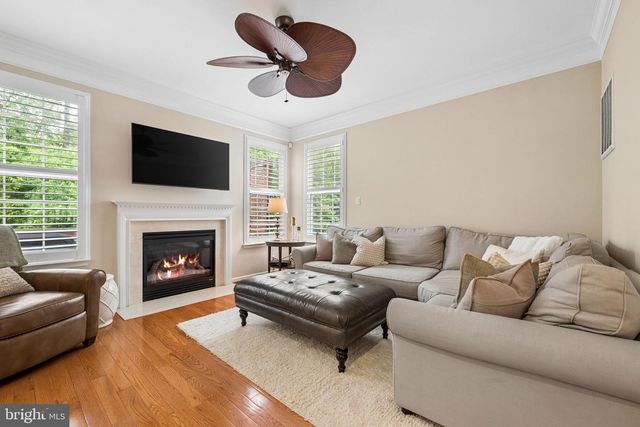 12654 HERON RIDGE DR, Fairfax, VA 22030