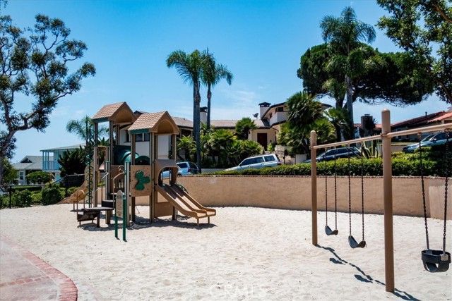 27 N Vista De Catalina, Laguna Beach, CA 92651