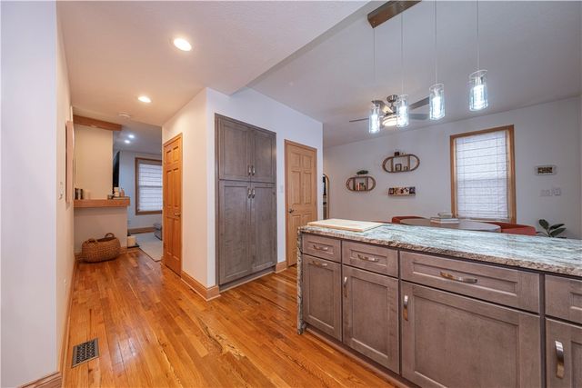 366 Republic St, Mt Washington, PA 15211