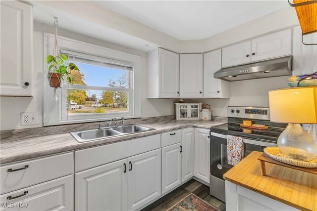 1304 Lakeview Avenue, Lorain, OH 44053