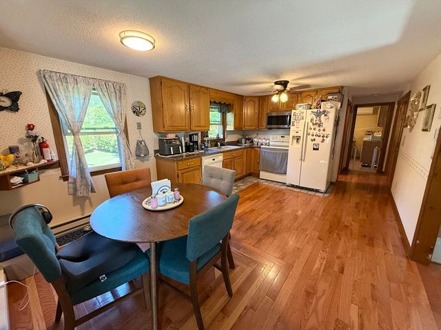 4 Mayfield Rd, Auburn, MA 01501
