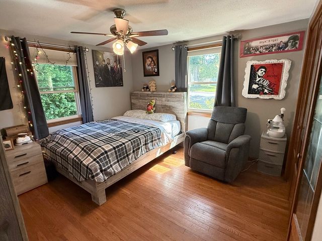 4 Mayfield Rd, Auburn, MA 01501