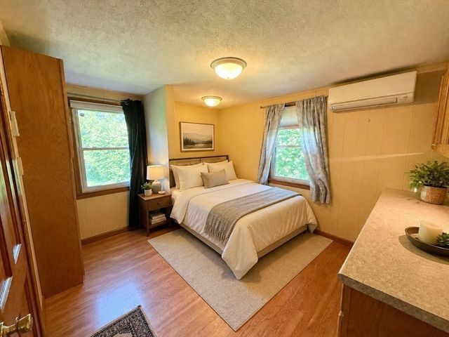 4 Mayfield Rd, Auburn, MA 01501