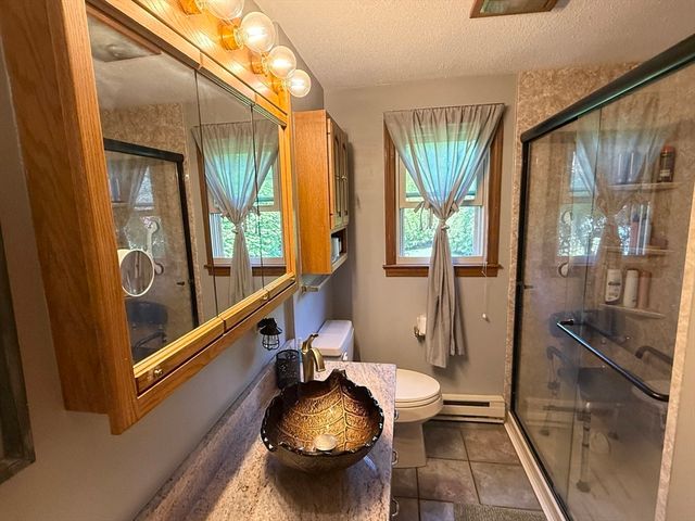 4 Mayfield Rd, Auburn, MA 01501