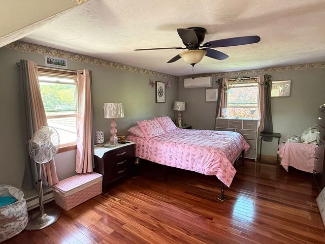 4 Mayfield Rd, Auburn, MA 01501