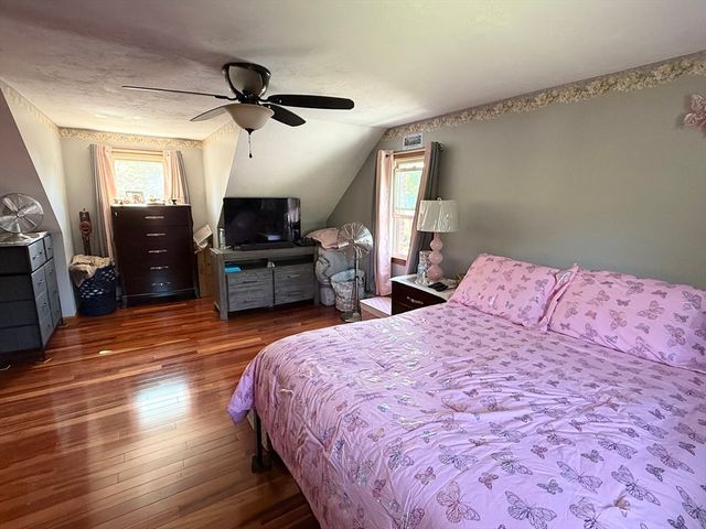 4 Mayfield Rd, Auburn, MA 01501