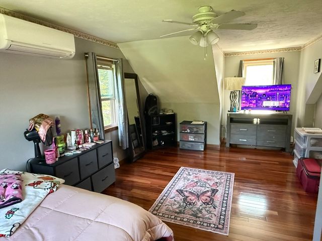 4 Mayfield Rd, Auburn, MA 01501