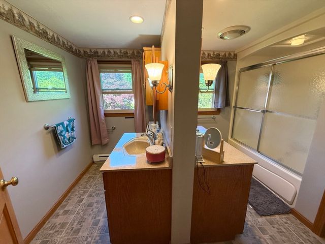 4 Mayfield Rd, Auburn, MA 01501