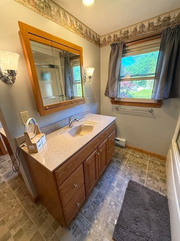 4 Mayfield Rd, Auburn, MA 01501