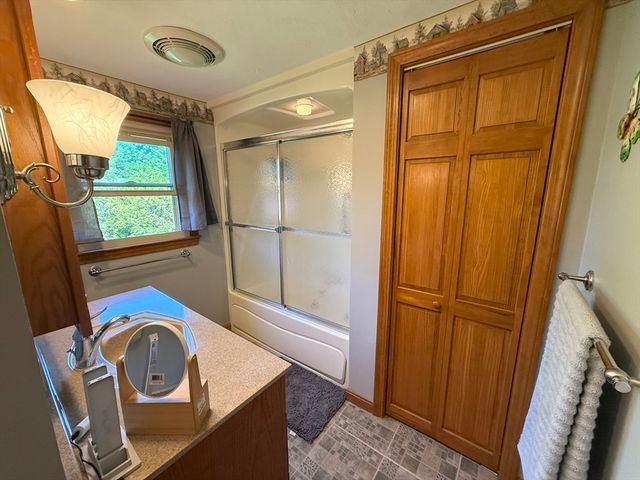 4 Mayfield Rd, Auburn, MA 01501