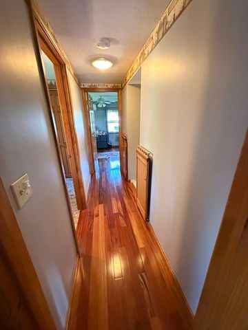 4 Mayfield Rd, Auburn, MA 01501