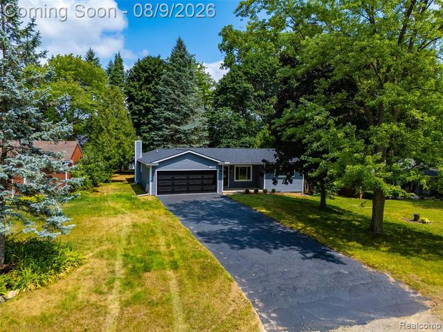 2255 Bedford Road, Bloomfield Hills, MI 48302