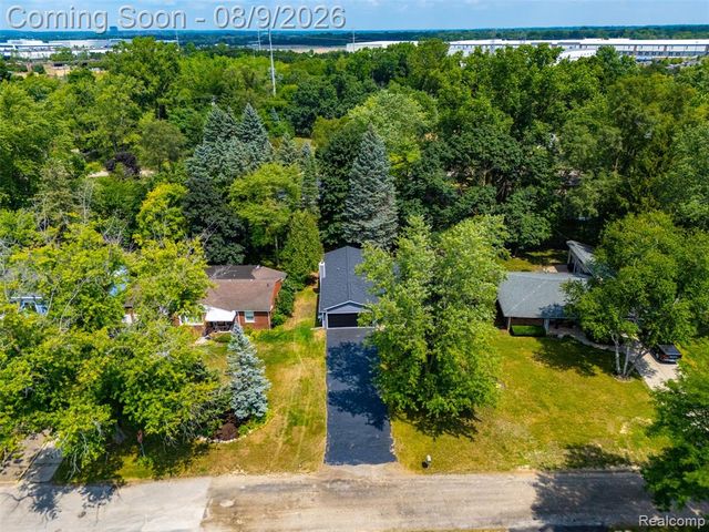 2255 Bedford Road, Bloomfield Hills, MI 48302