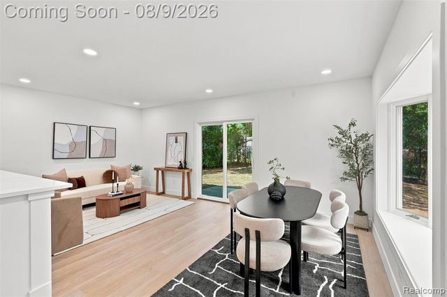 2255 Bedford Road, Bloomfield Hills, MI 48302