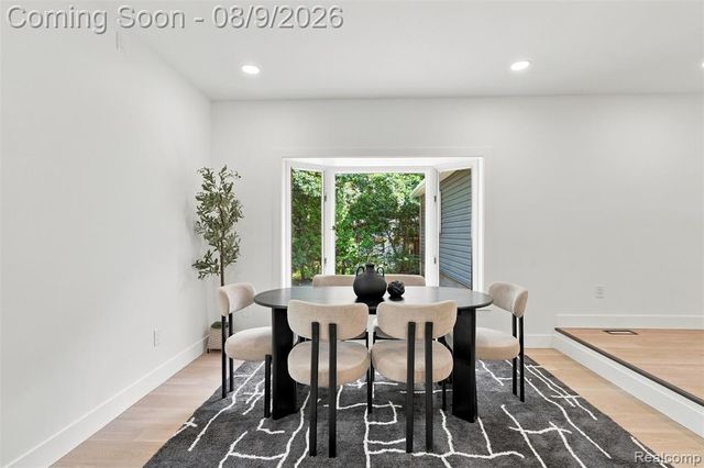 2255 Bedford Road, Bloomfield Hills, MI 48302