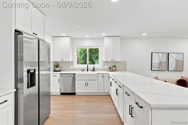 2255 Bedford Road, Bloomfield Hills, MI 48302