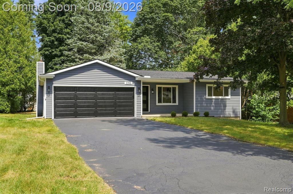 2255 Bedford Road, Bloomfield Hills, MI 48302