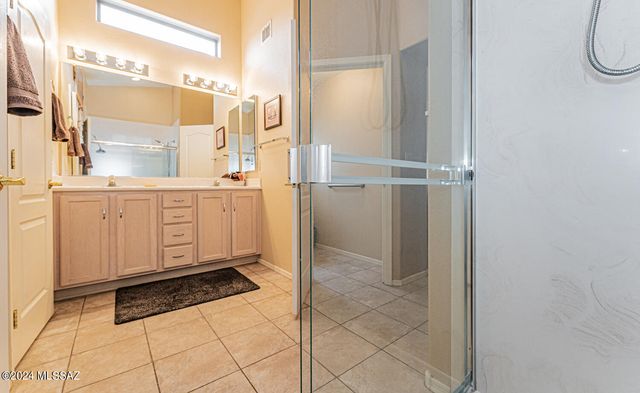 1440 N Goldeneye Way, Green Valley, AZ 85614