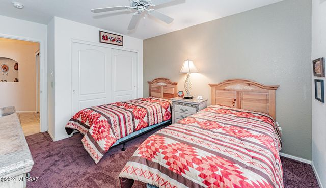 1440 N Goldeneye Way, Green Valley, AZ 85614