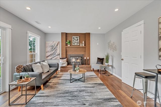 32027 11th Avenue SW, Federal Way, WA 98023