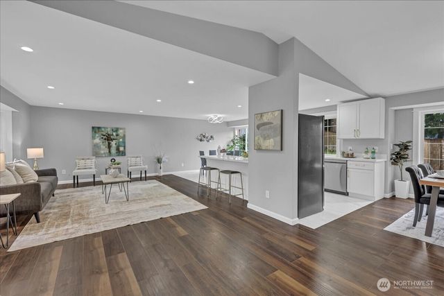 32027 11th Avenue SW, Federal Way, WA 98023