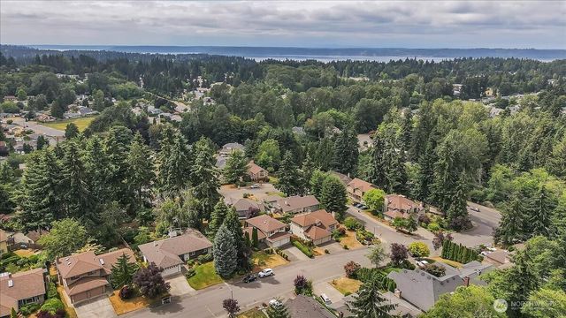 32027 11th Avenue SW, Federal Way, WA 98023