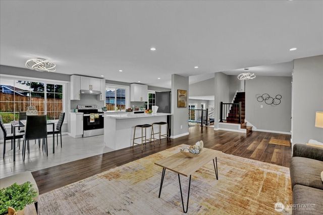 32027 11th Avenue SW, Federal Way, WA 98023