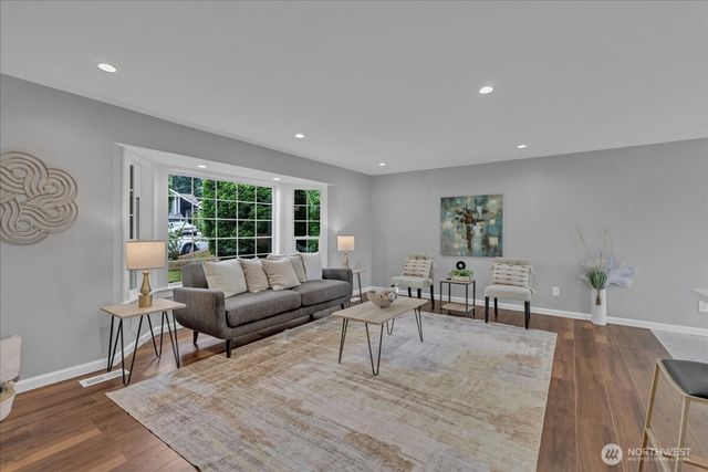 32027 11th Avenue SW, Federal Way, WA 98023