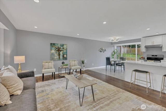 32027 11th Avenue SW, Federal Way, WA 98023