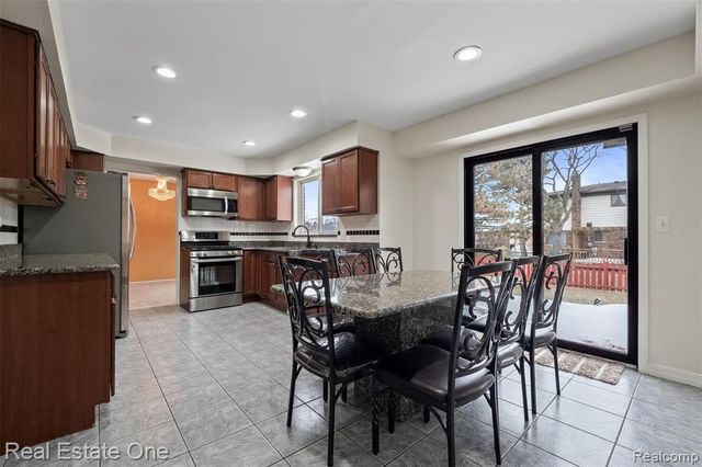 4469 Ardmore Drive, Sterling Heights, MI 48310