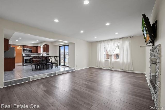 4469 Ardmore Drive, Sterling Heights, MI 48310