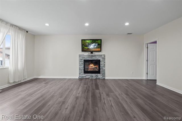 4469 Ardmore Drive, Sterling Heights, MI 48310