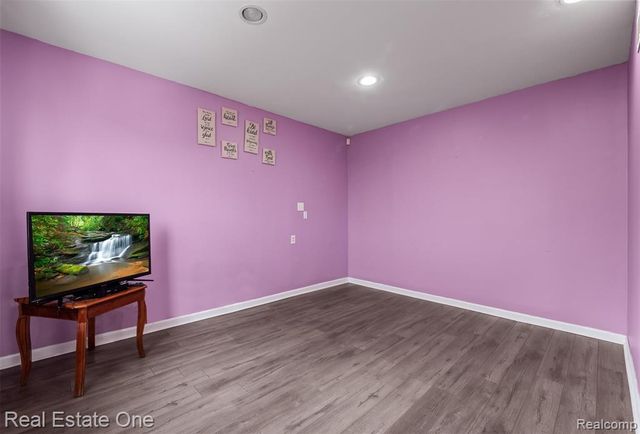 4469 Ardmore Drive, Sterling Heights, MI 48310