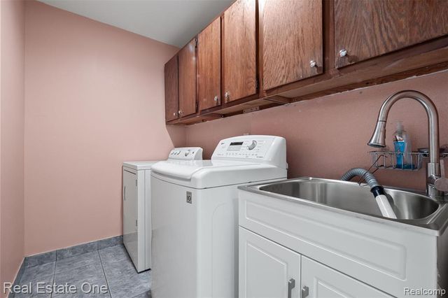 4469 Ardmore Drive, Sterling Heights, MI 48310