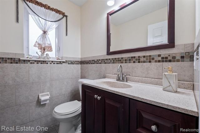 4469 Ardmore Drive, Sterling Heights, MI 48310