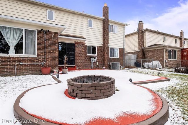 4469 Ardmore Drive, Sterling Heights, MI 48310