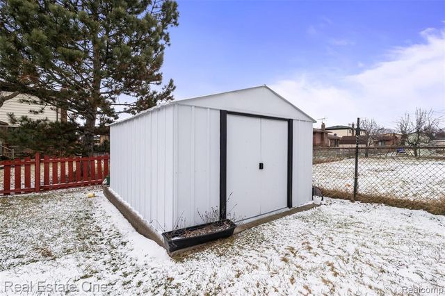 4469 Ardmore Drive, Sterling Heights, MI 48310