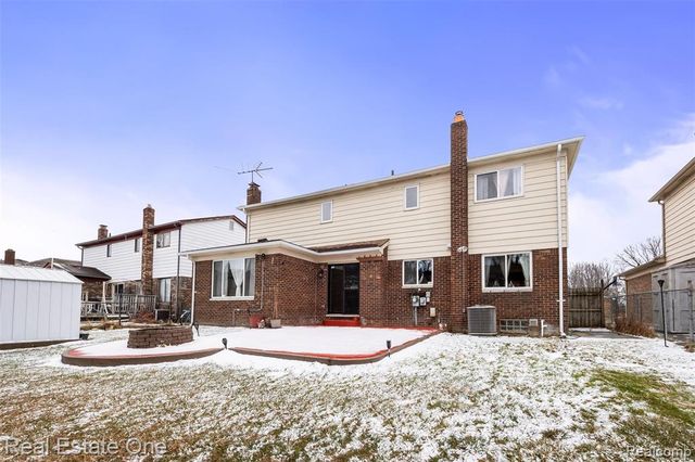 4469 Ardmore Drive, Sterling Heights, MI 48310