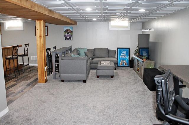 6642 Bison Street, Westland, MI 48185