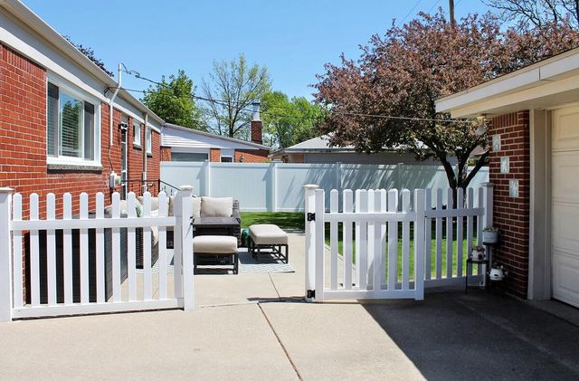 6642 Bison Street, Westland, MI 48185