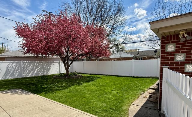 6642 Bison Street, Westland, MI 48185