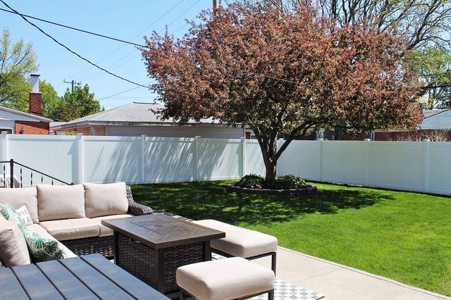 6642 Bison Street, Westland, MI 48185