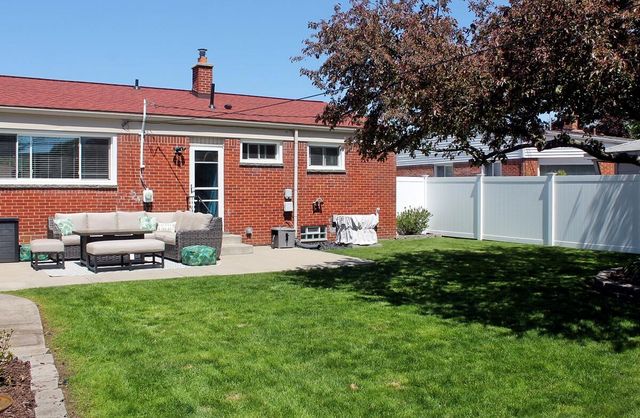 6642 Bison Street, Westland, MI 48185