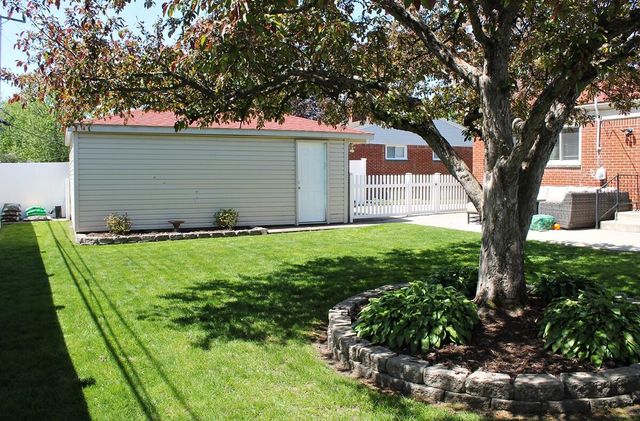 6642 Bison Street, Westland, MI 48185