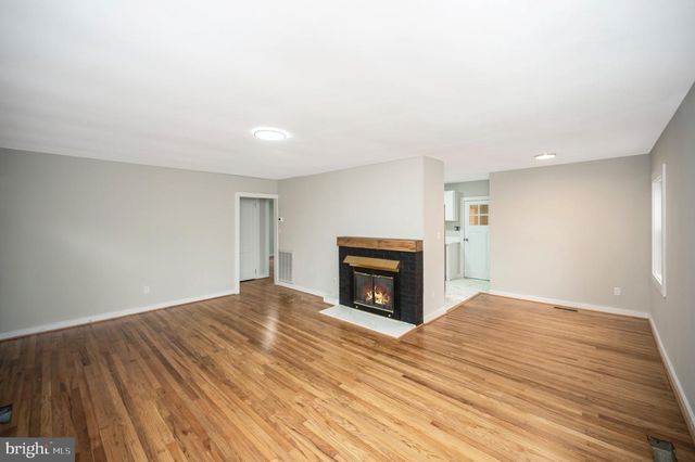 6 MAVEL PL, Stafford, VA 22554