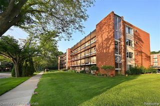2820 Woodslee Drive 301, Royal Oak, MI 48073
