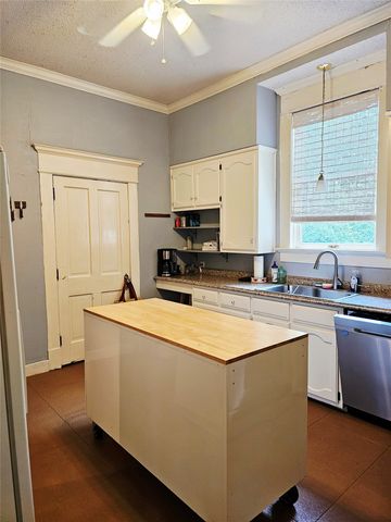 200 S Canton Street, Mexia, TX 76667