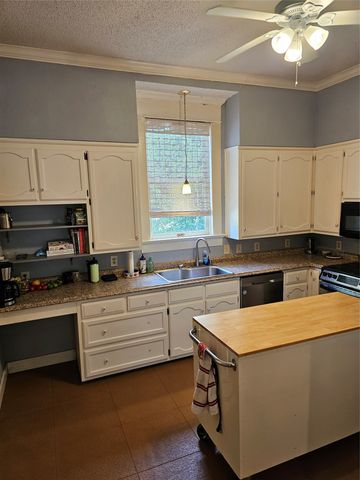200 S Canton Street, Mexia, TX 76667